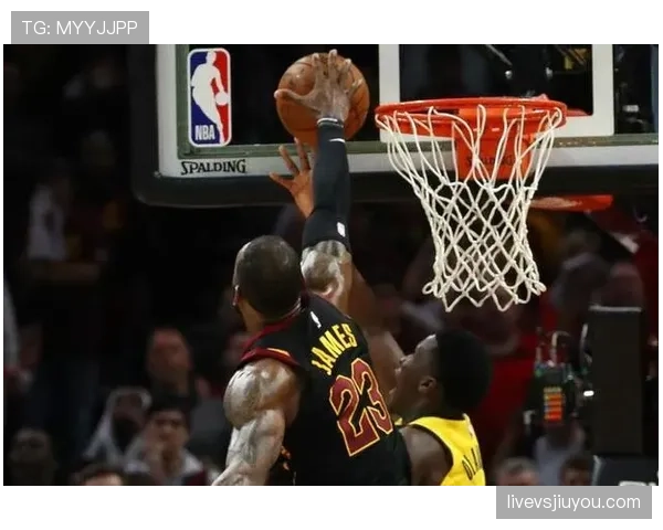 NBA与FIBA比赛中的干扰球判罚究竟有何区别？